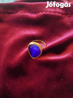 14K arany gyűrű különleges kék kővel