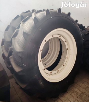 14,9 R30 Taurus szerelt kerék New Holland felnivel