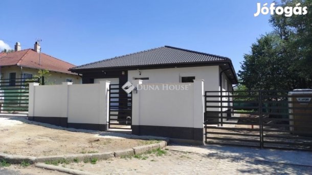 14 nm-es ház eladó Érd