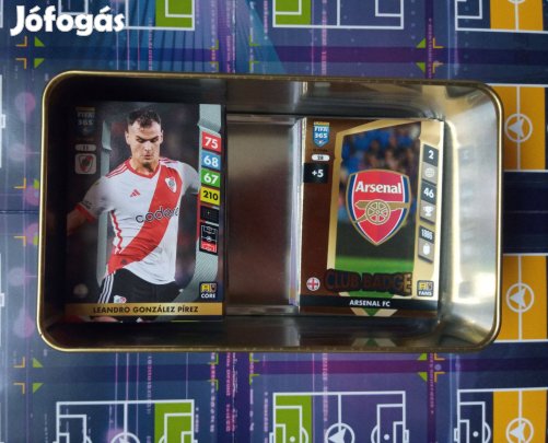 150 db Fifa 365 2025 különbőző focis kártya Nagy fémdobozban