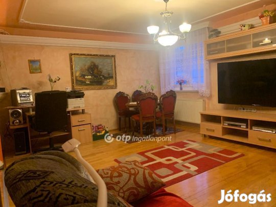 150 nm-es ház eladó Abony