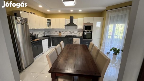 150 nm-es ház eladó Csatár