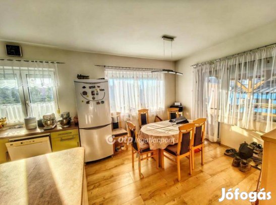 150 nm-es ház eladó Nagyvenyim #5128602