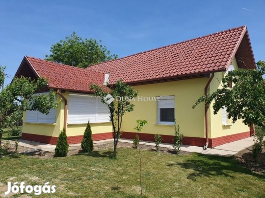 150 nm-es ház eladó Székkutas