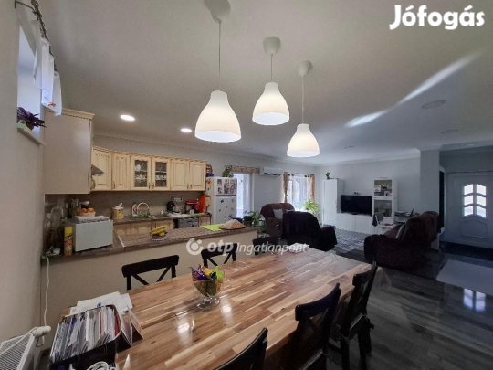 150 nm-es ház eladó Verpelét