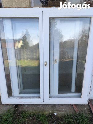 150x150-es höszigetelt ablak