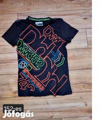152-es Divided póló
