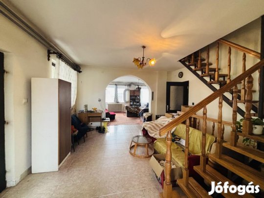153 nm-es ház eladó Cegléd