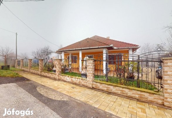 153 nm-es ház eladó Poroszló