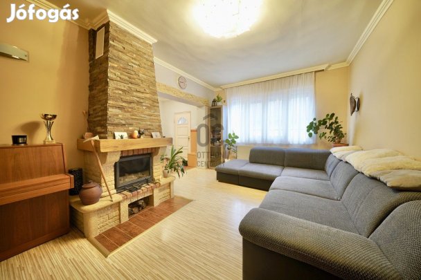 154 nm-es ház eladó Solymár