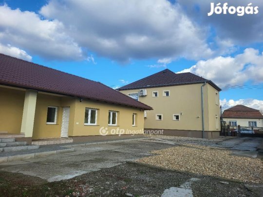 155 nm-es ház eladó Boldog