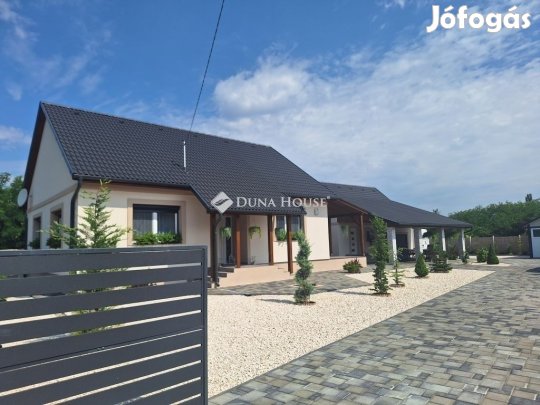 158 nm-es ház eladó Kerekegyháza