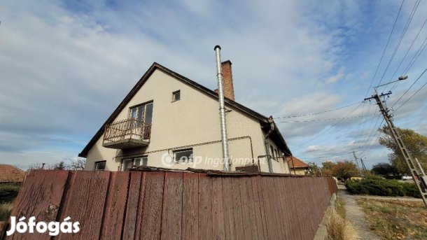 159 nm-es ház eladó Jászberény