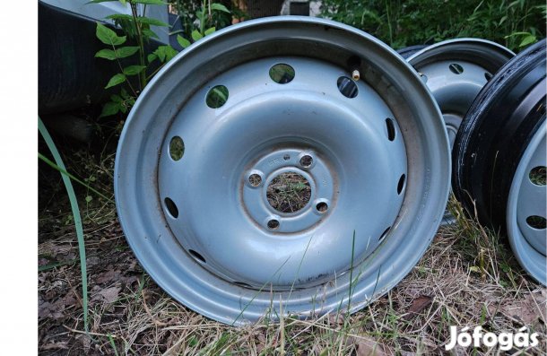 15-ös Dacia Logan Sandero felni lemezfelni acélfelni 4db