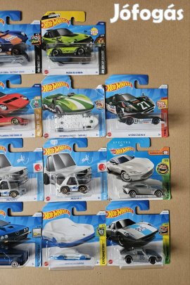 15db Hot Wheels autók