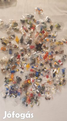160 db LEGO figura egyben eladó