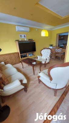 160 nm-es ház eladó Csorna