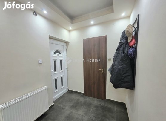 160 nm-es ház eladó Gyömrő