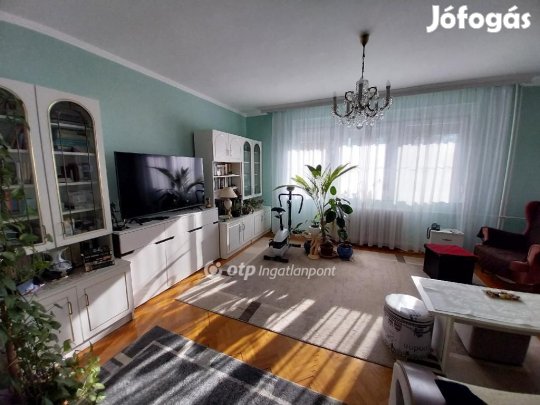 160 nm-es ház eladó Nyíregyháza