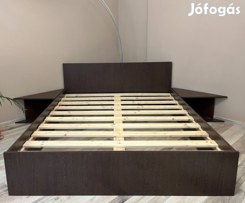 160x200-as francia ágy éjjeli szekrénnyel