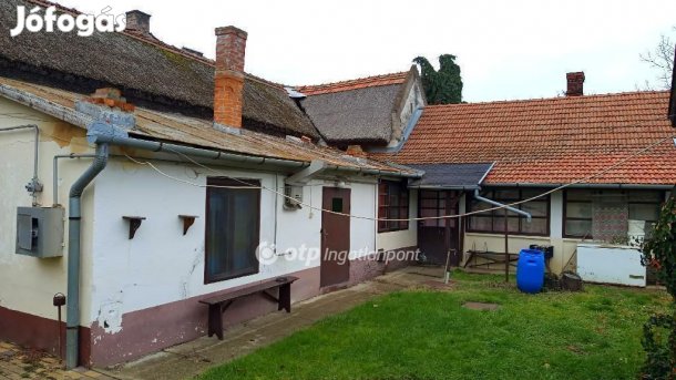 161 nm-es ház eladó Szarvas