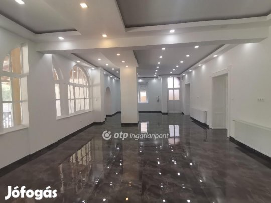 164 nm-es ház eladó Békéscsaba