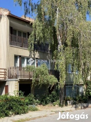 164 nm-es ház eladó Szekszárd