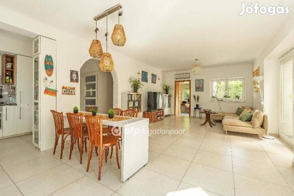 164 nm-es ház eladó Velence #5155626