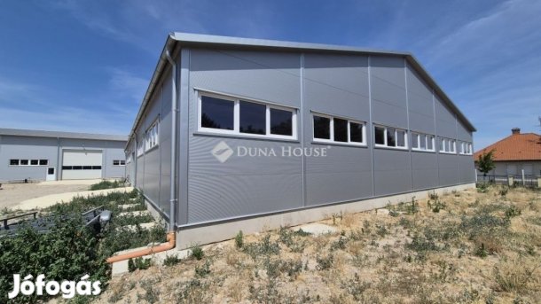 1656nm új csarnoképület 13305nm iperi telken, 40% beépíthető