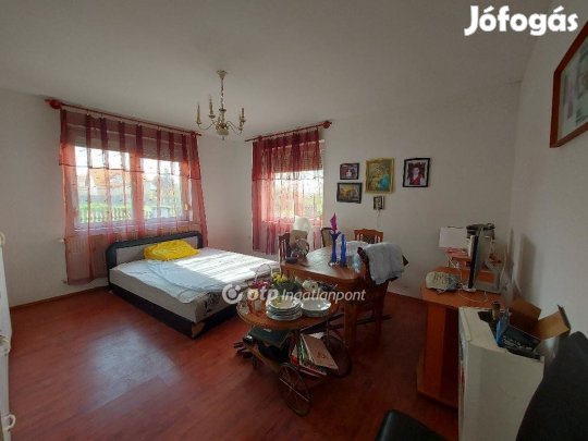 167 nm-es ház eladó Aszaló