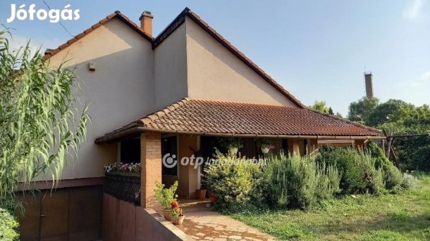 168 nm-es ház eladó Tápiószele