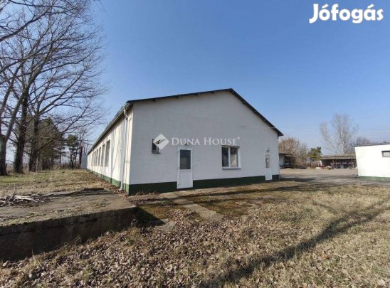 1699 nm-es üzem eladó Solt #5178340