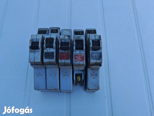 16A-10A bontott kismegszakítok