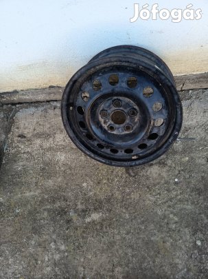 16 colos autó felni