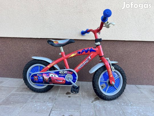 16-os fiú kerékpár