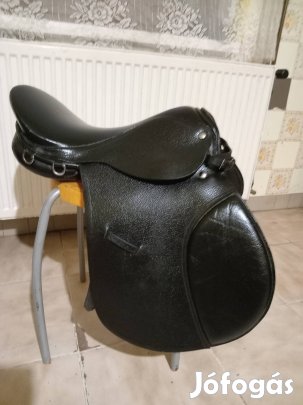 16-os kiváló állapotú nyereg. Lófelszerelés. Új, használt. 