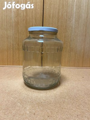 1700ml befőttes üvegek eladóak tetővel !