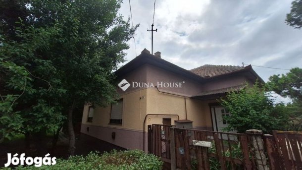 170 nm-es ház eladó Adony