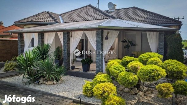 170 nm-es ház eladó Enying