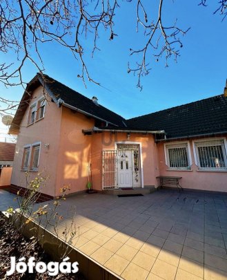 170 nm-es ház eladó Gyömrő