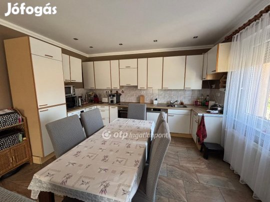 170 nm-es ház eladó Hajdúböszörmény