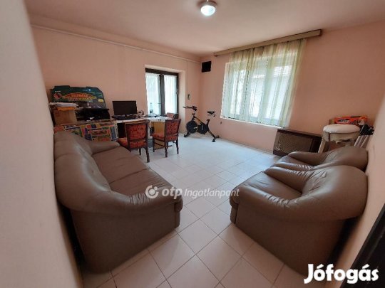 170 nm-es ház eladó Szentes