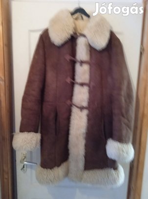 176-46 unisex irhabunda eladó, kis hibával