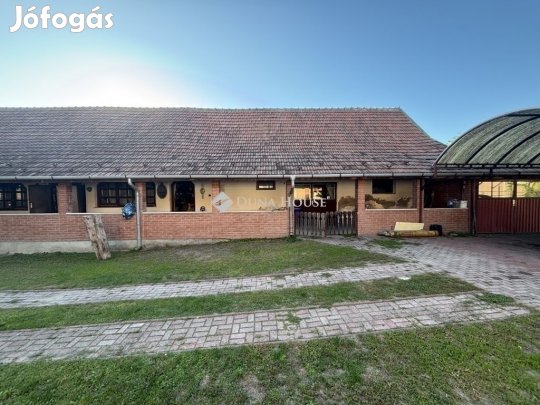 176 nm-es ház eladó Dunaharaszti