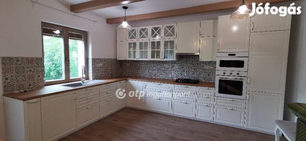 176 nm-es ház eladó Pannonhalma