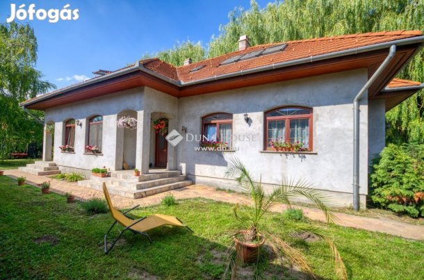 179 nm-es ház eladó Monor