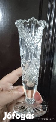 17 cm magas gyönyörű dús mintázatú eredeti ólomkristály váza