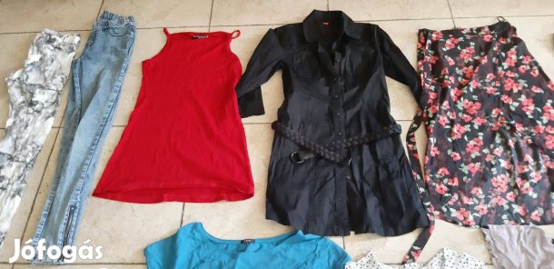 17 db-os XS-es női ruhacsomag olcsón eladó!