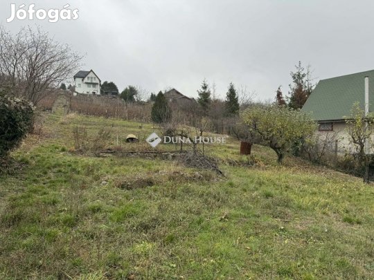 1800 nm-es telek eladó Pécs