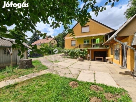 180 nm-es ház eladó Gyömrő